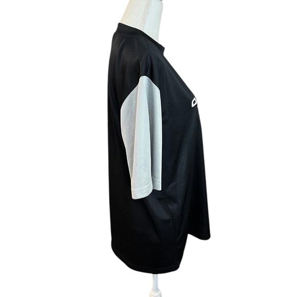 Oakland Raiders Black and Gray T-Shirt football sportswear tailgating NFL - Picture 3 of 6